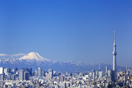 快晴青空・富士山と東京スカイツリーそして東京都心の高層ビル群を一望